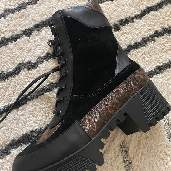 Lv Louis Vuitton Laureate Desert Boot 